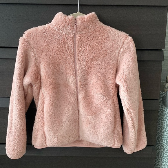 Uniqlo child’s pink fluffy zip up. Ages 9-10 in excellent condition - Picture 1 of 11